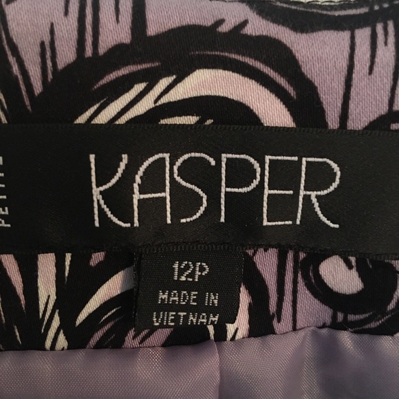 Beautiful jacket - Picture 2 of 2